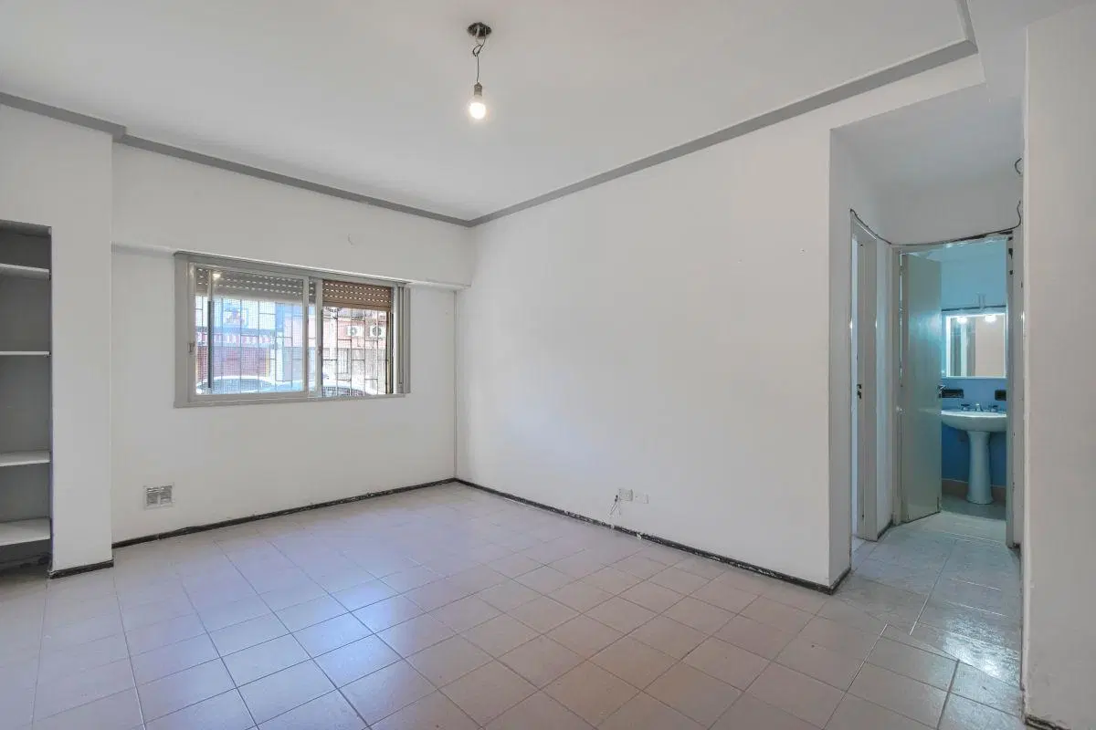 VENTA - 2 AMB CON PATIO EN MONTE CASTRO 2
