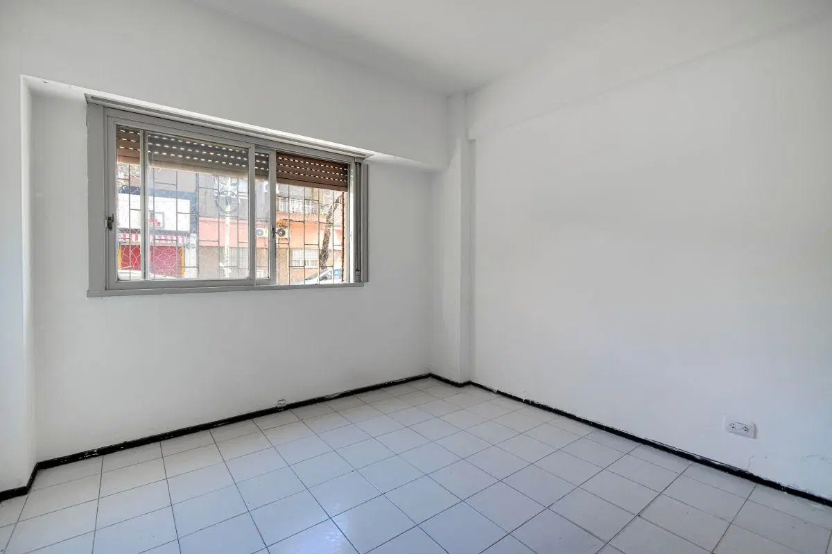 VENTA - 2 AMB CON PATIO EN MONTE CASTRO 8