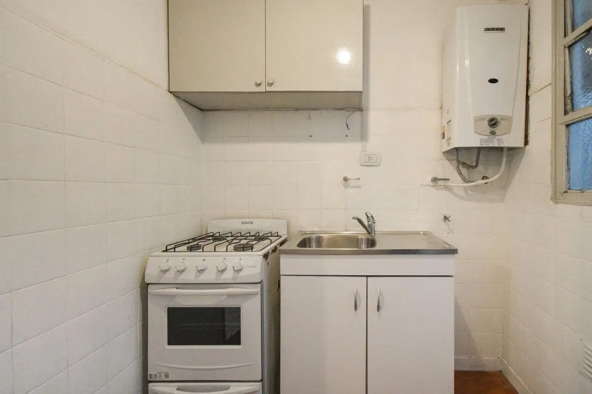 VENTA - 2 AMB CON PATIO EN MONTE CASTRO 4
