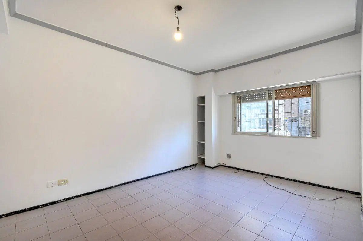 VENTA - 2 AMB CON PATIO EN MONTE CASTRO 5