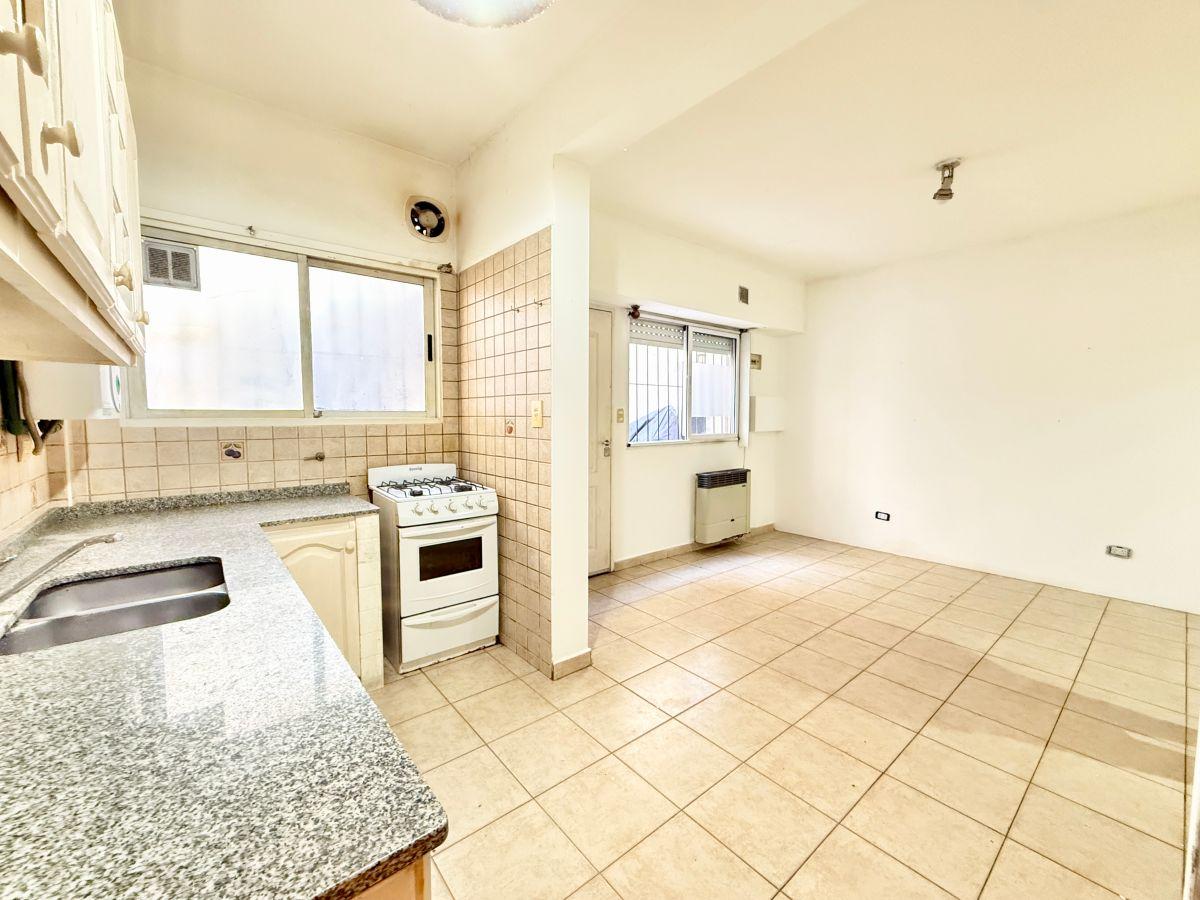 Foto de VENTA PH 3 AMBIENTES Y MEDIO CON QUINCHO Y TERRAZA – ALMAGRO, imagen 3