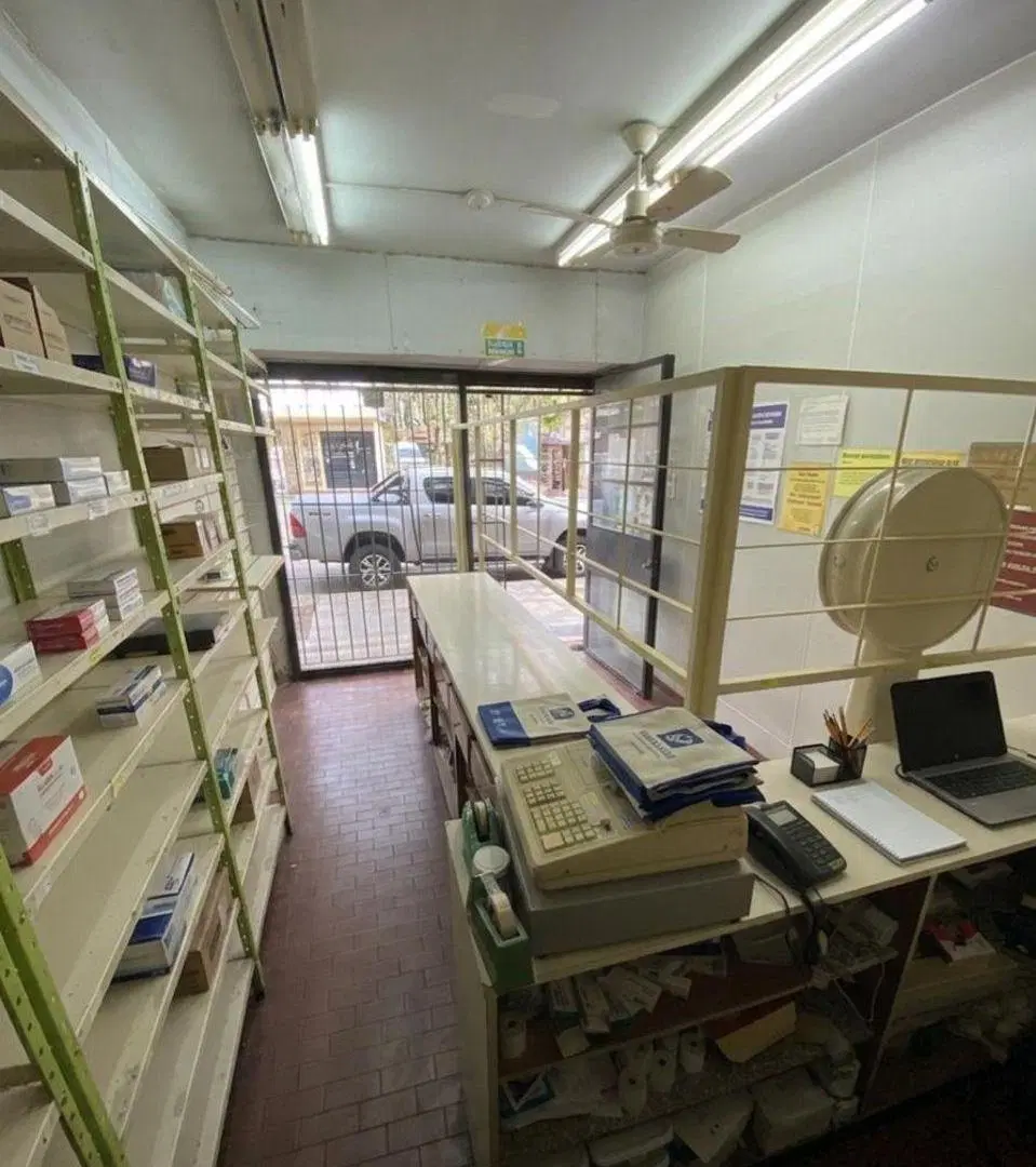 Local Ideal Farmacia, excelente ubicación frente al Sanatorio Colegiales 5