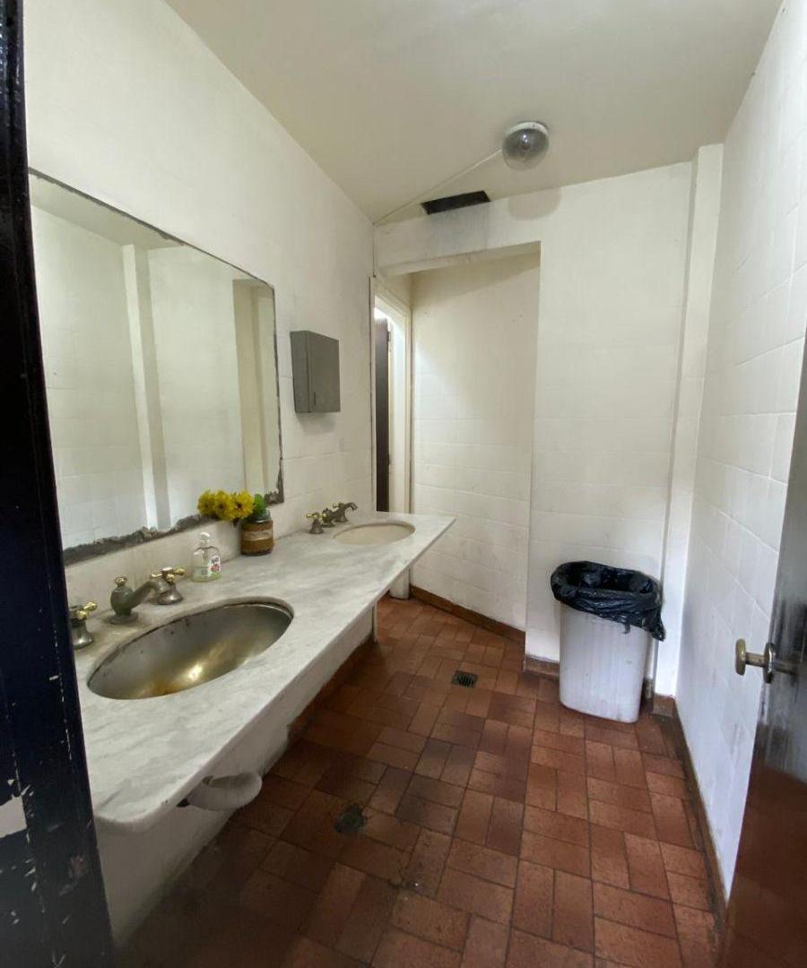 Foto de Excelente local comercial en esquina, con sótano - 90m2, imagen 5