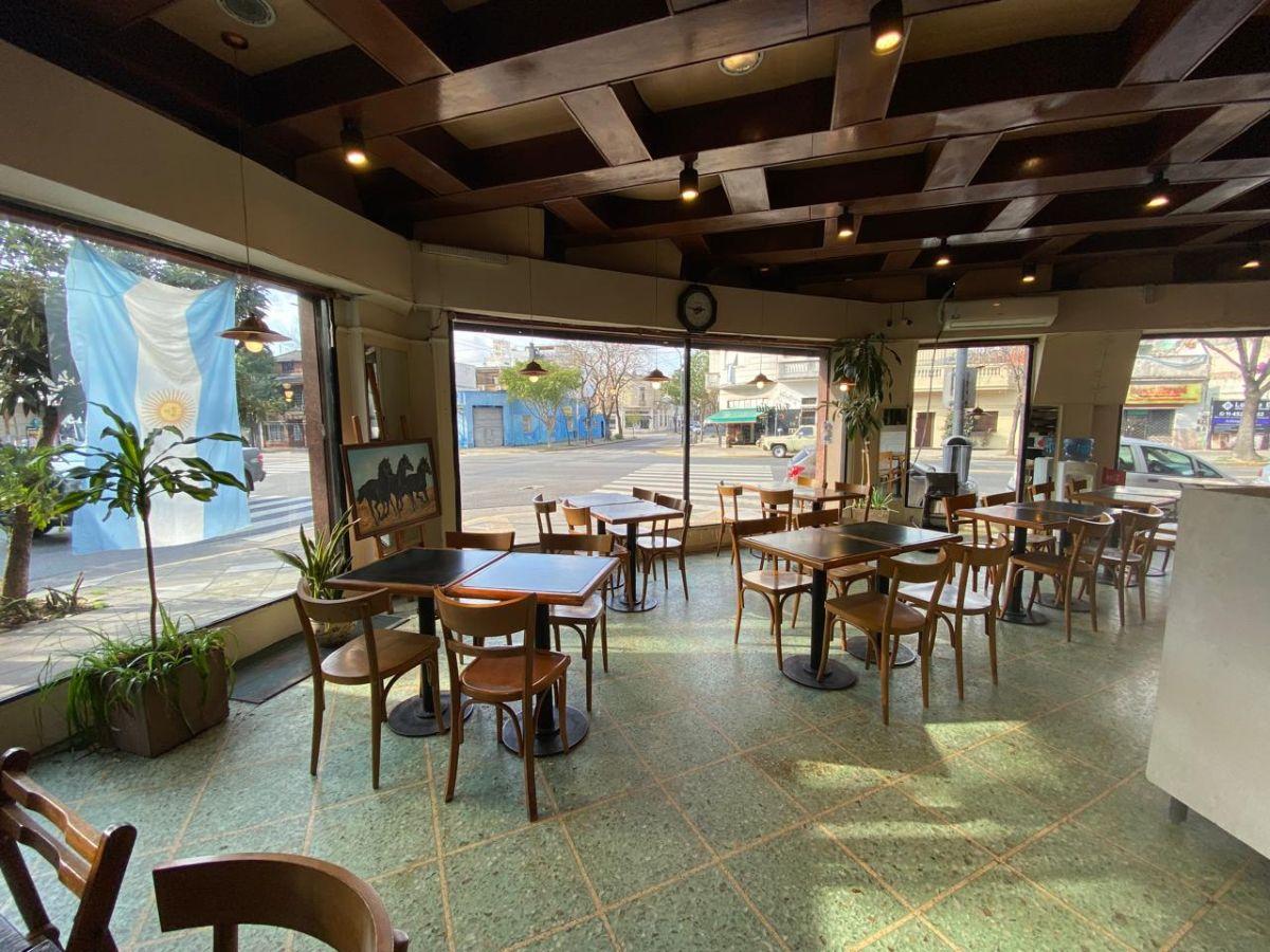 Foto de Excelente local comercial en esquina, con sótano - 90m2, imagen 4