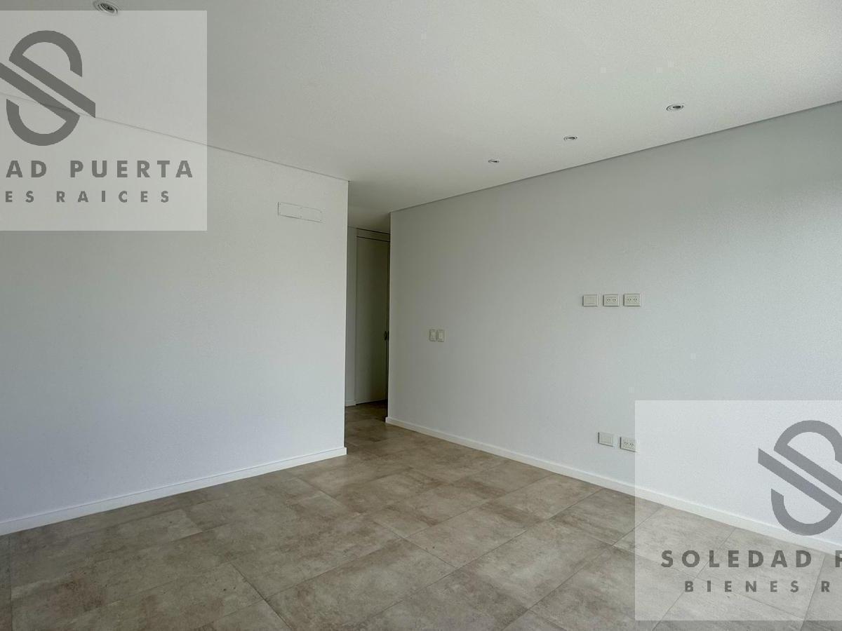VENTA DE CASA DE 5 AMBIENTES EN PILAR GOLF, PEBBLE BEACH