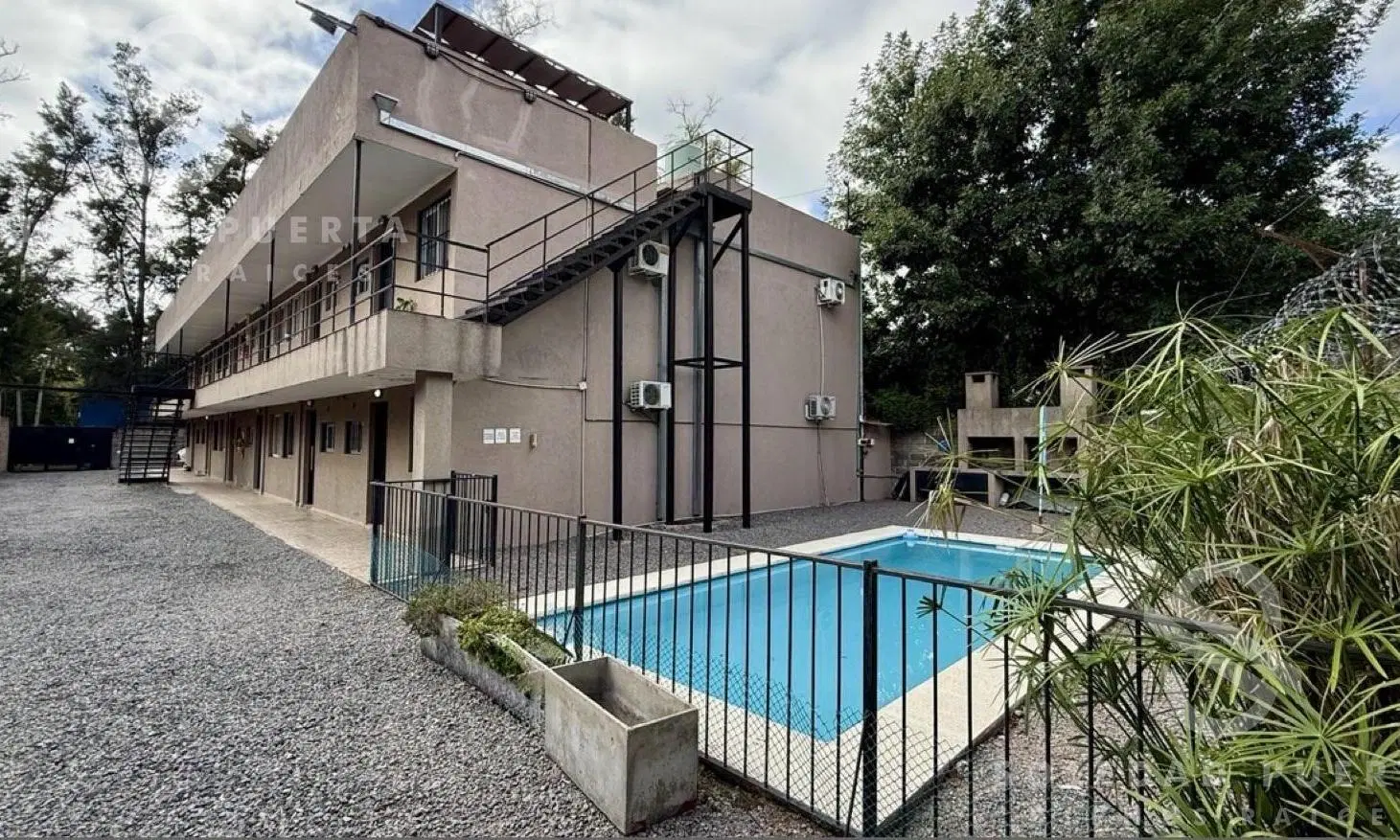ALQUILER DE 2 AMBIENTES BARRIO LA ESMERALDA PILAR 4