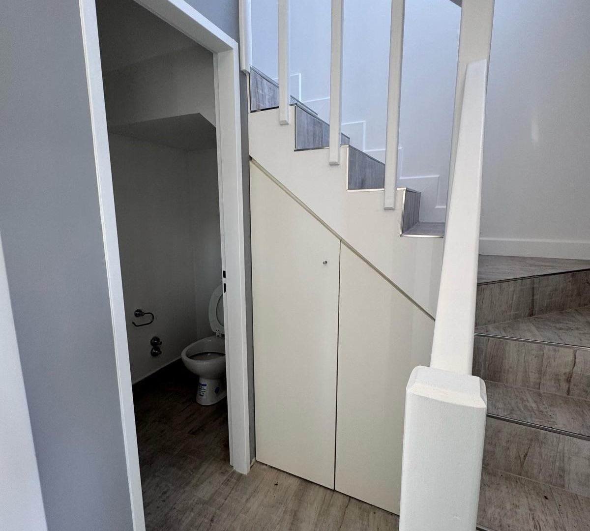 Foto de VENTA DUPLEX LA FERNANDA PILAR CON RENTA, imagen 1