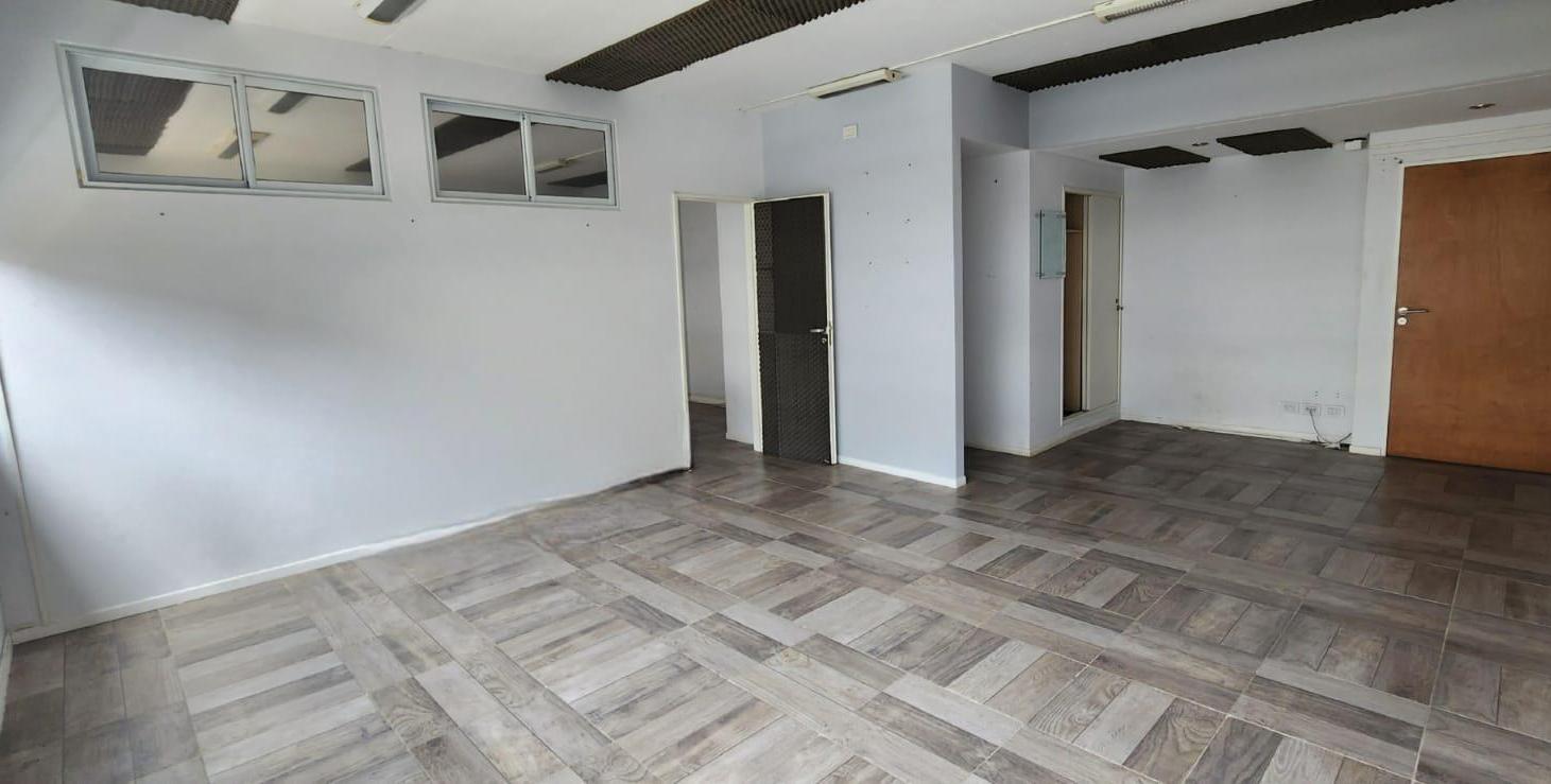 Foto de VENTA DE OFICINA DE 55M2 EN POLO I, imagen 2