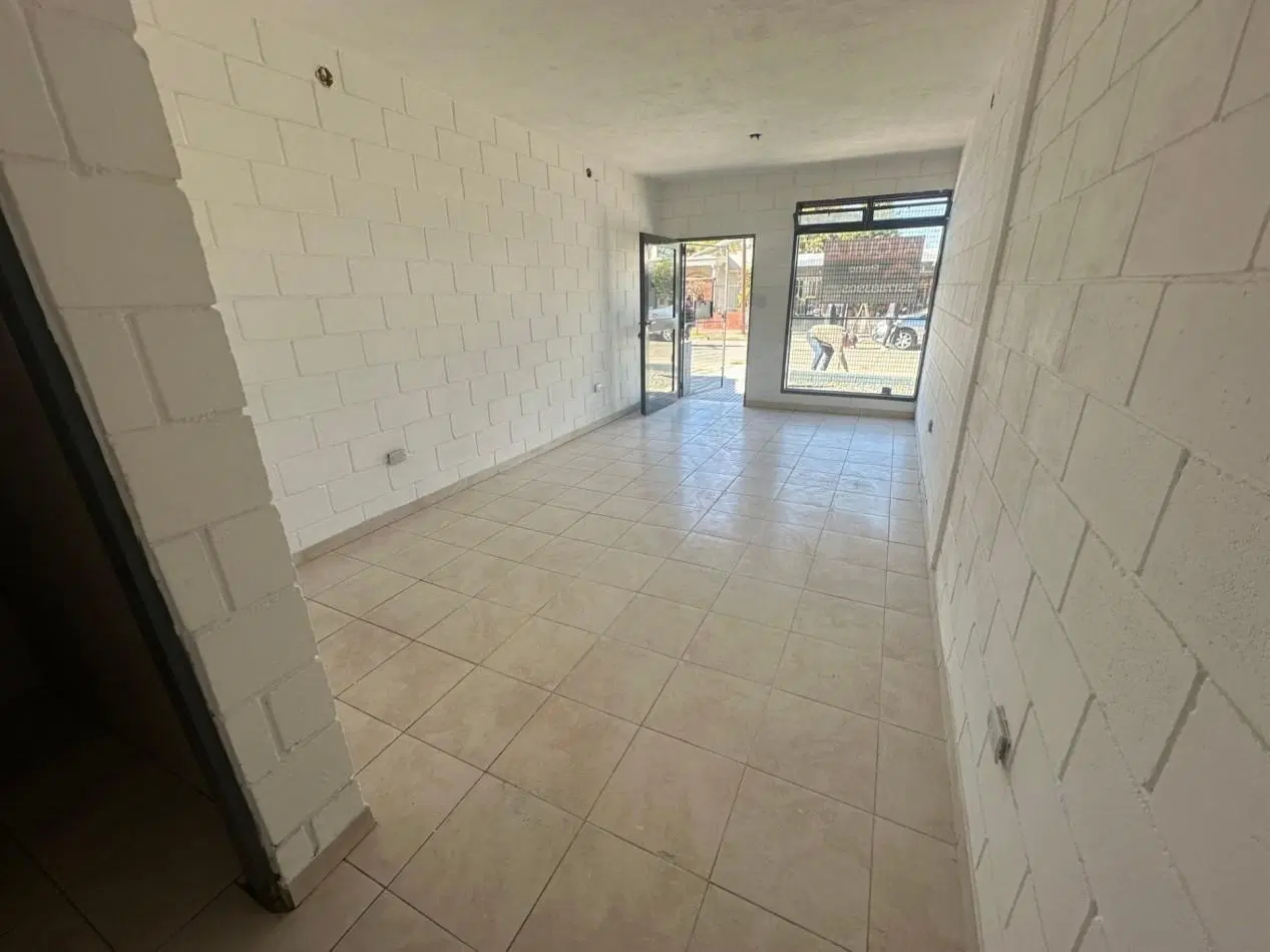 Locales Comerciales en alquiler Villa Adela 3