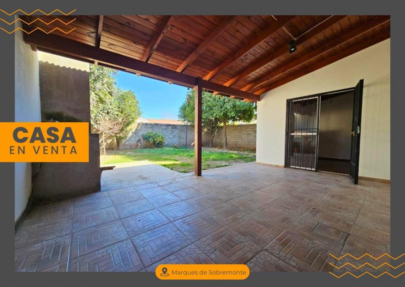 Casa en venta en Marques de Sobremonte - 3 dormitorios, patio y cochera doble | APTA CREDITO