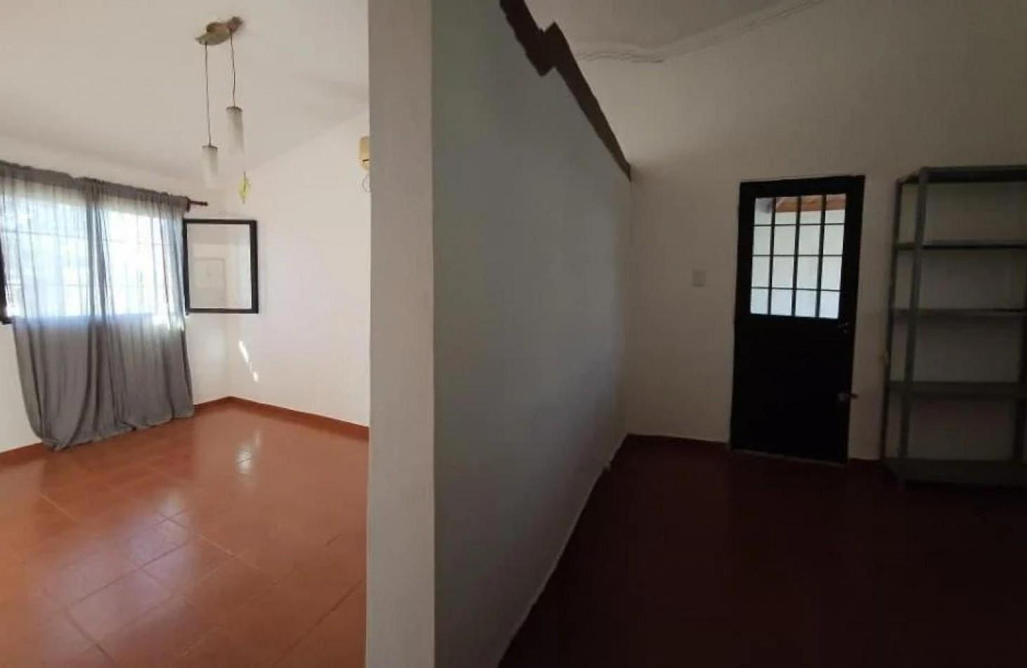 Foto de Casa en venta en Marques de Sobremonte - 3 dormitorios, patio y cochera, imagen 2