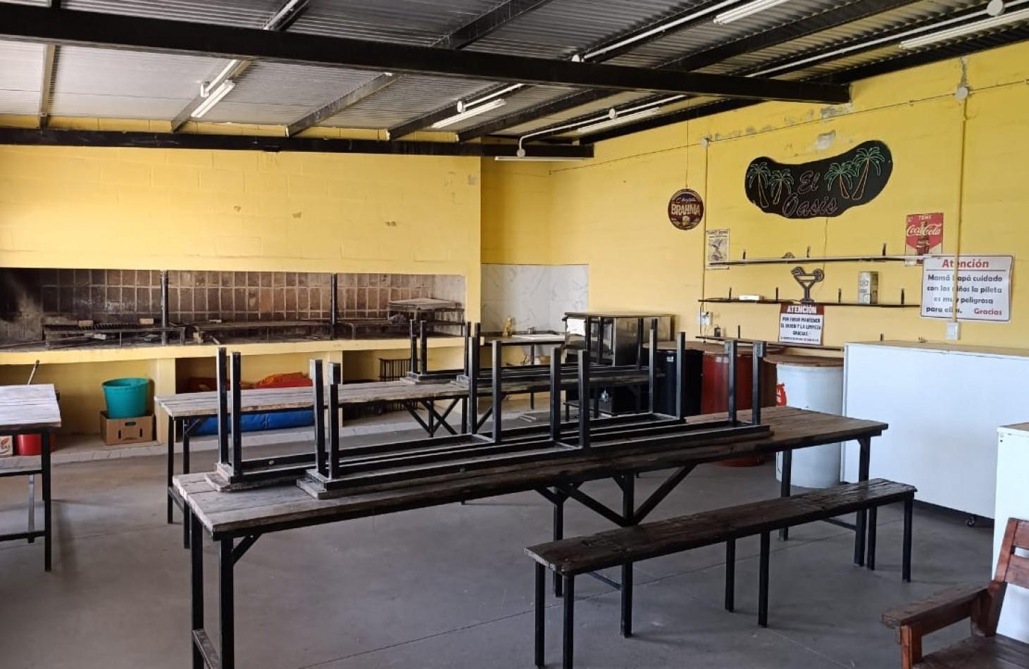 Foto de Propiedad comercial en venta en Barrio Policial - Ideal salon de, imagen 2