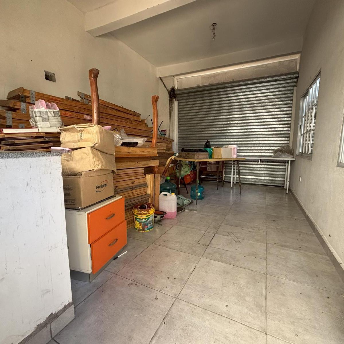 Venta Casa con Departamentos en Bloque y Local, Caseros 5