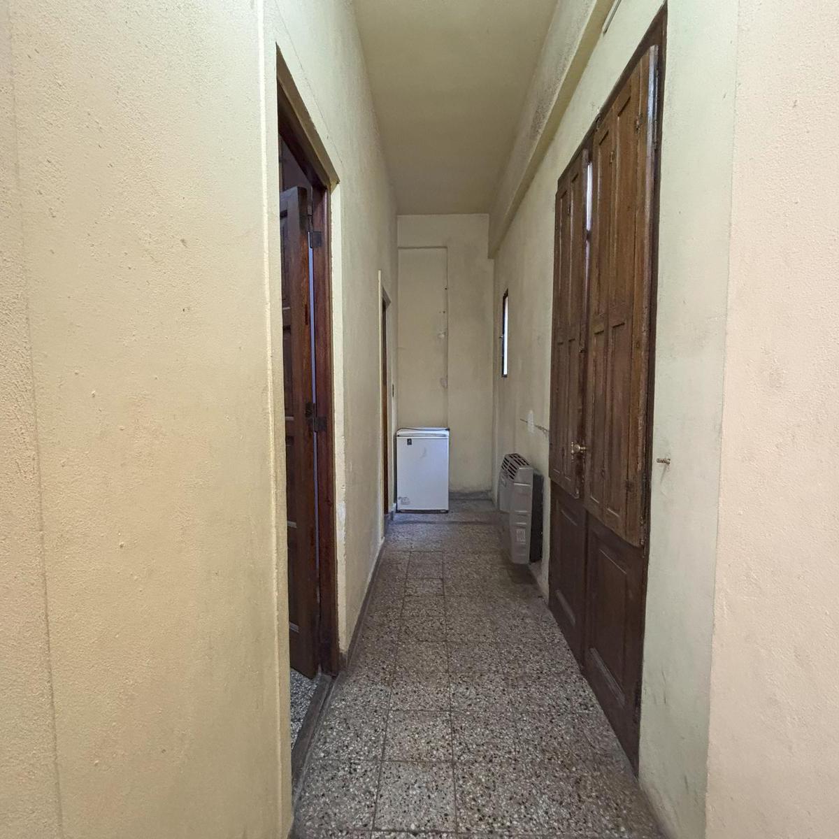 Venta Casa con Departamentos en Bloque y Local, Caseros 4