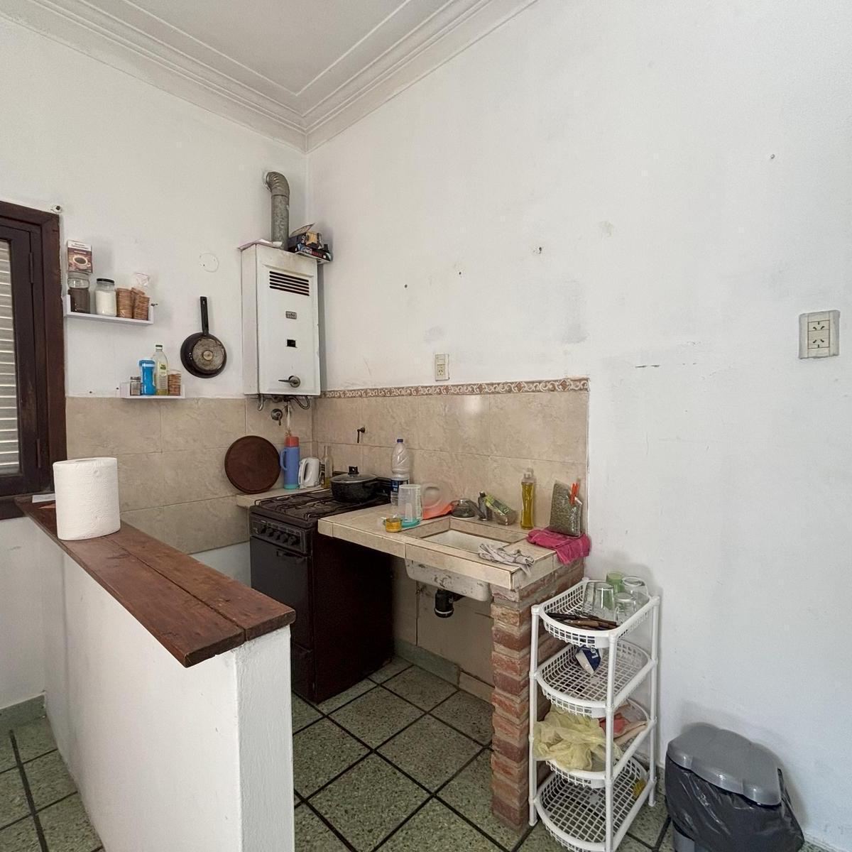 Venta Casa con Departamentos en Bloque y Local, Caseros 1