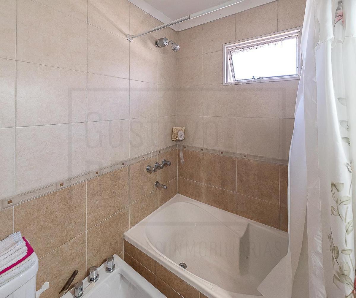 Venta Departamento de Dos Ambientes con Balcon en Flores 2