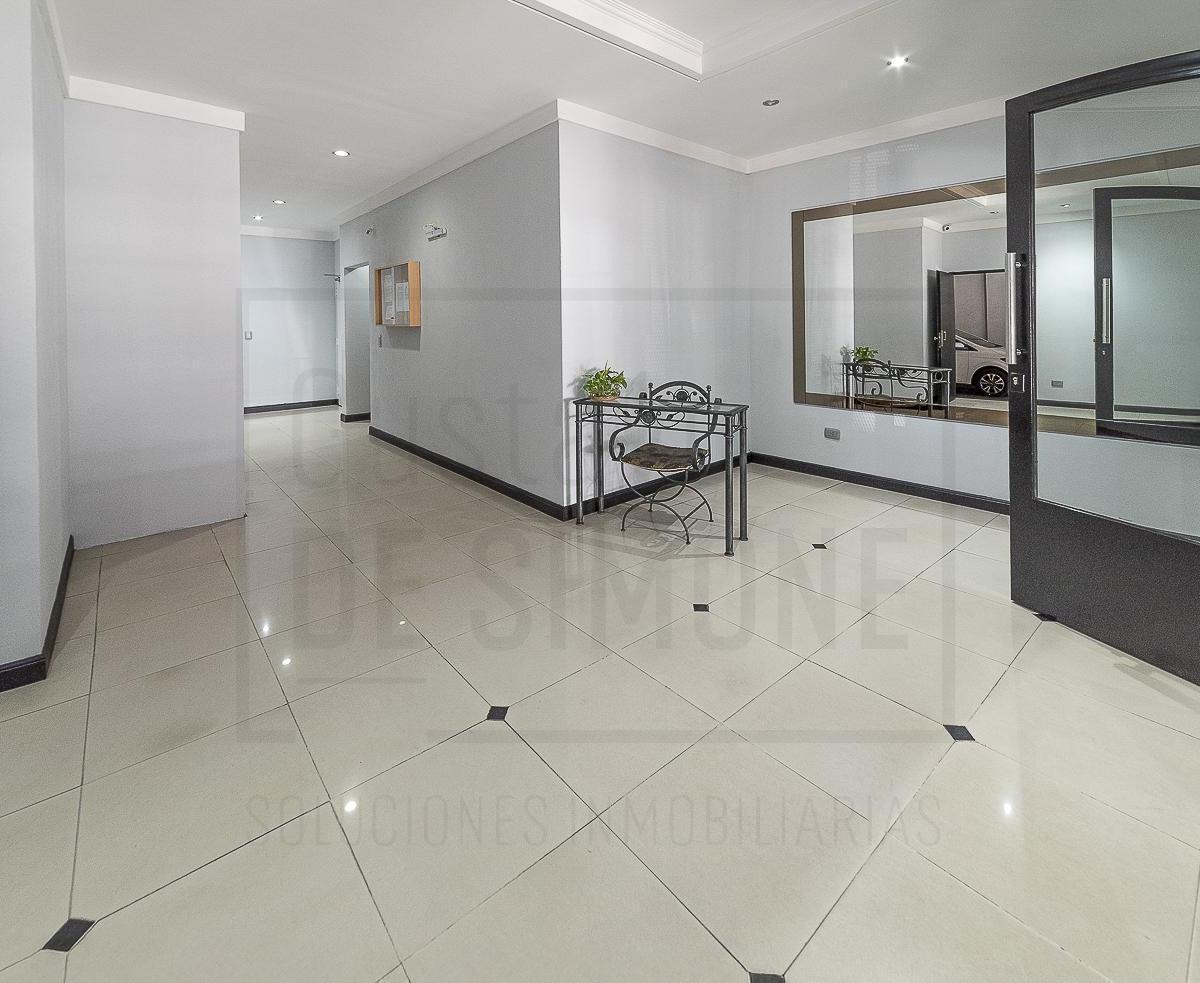 Venta Departamento de Dos Ambientes con Balcon en Flores 5