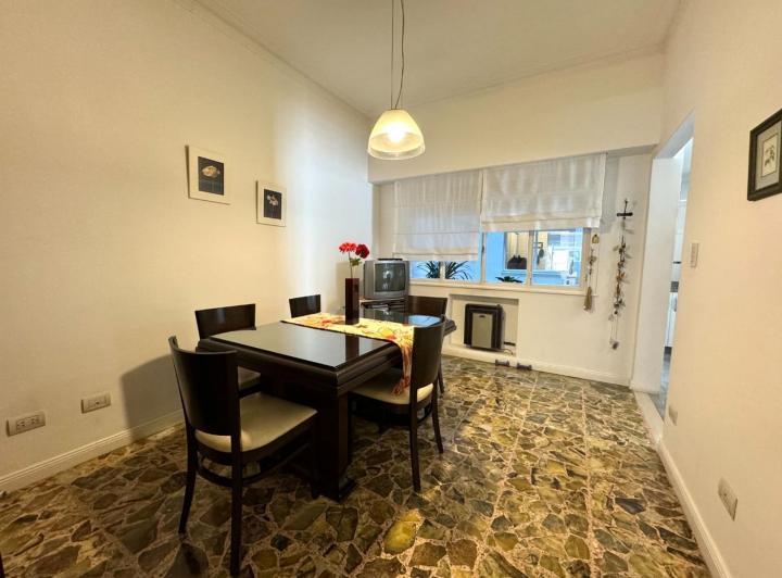 Venta Departamento 4 ambientes con dependencia / Piso/2 cocheras/Impec/Reformado/Sobre Avenida 3