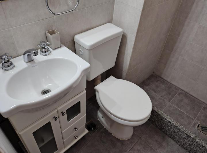 Alquiler departamento 3 ambientes/Impecable/Ubicación/Parque Centenario 5
