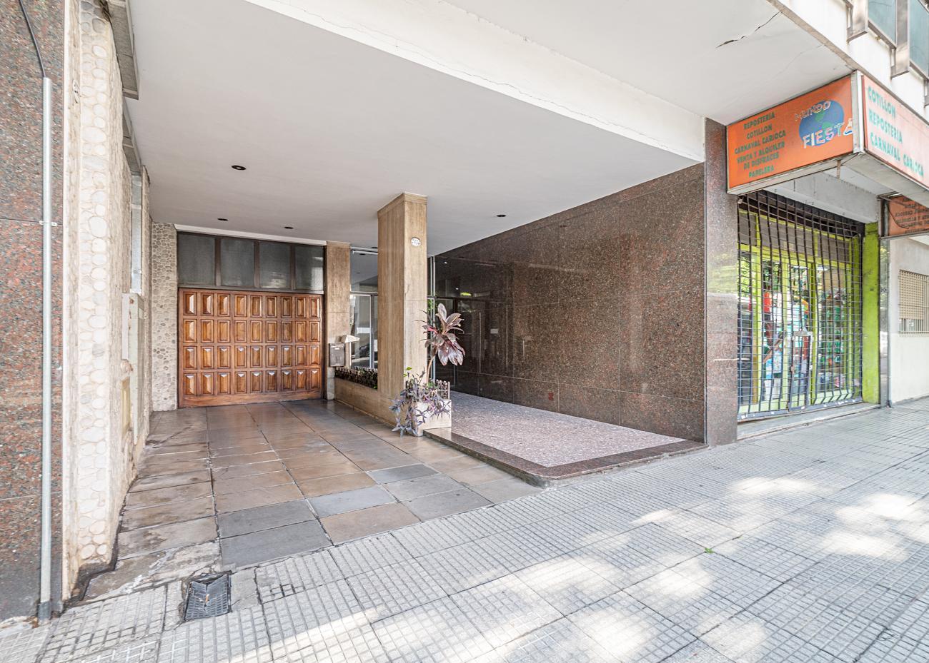 Venta Departamento de 3 ambientes en Flores APTO CREDITO