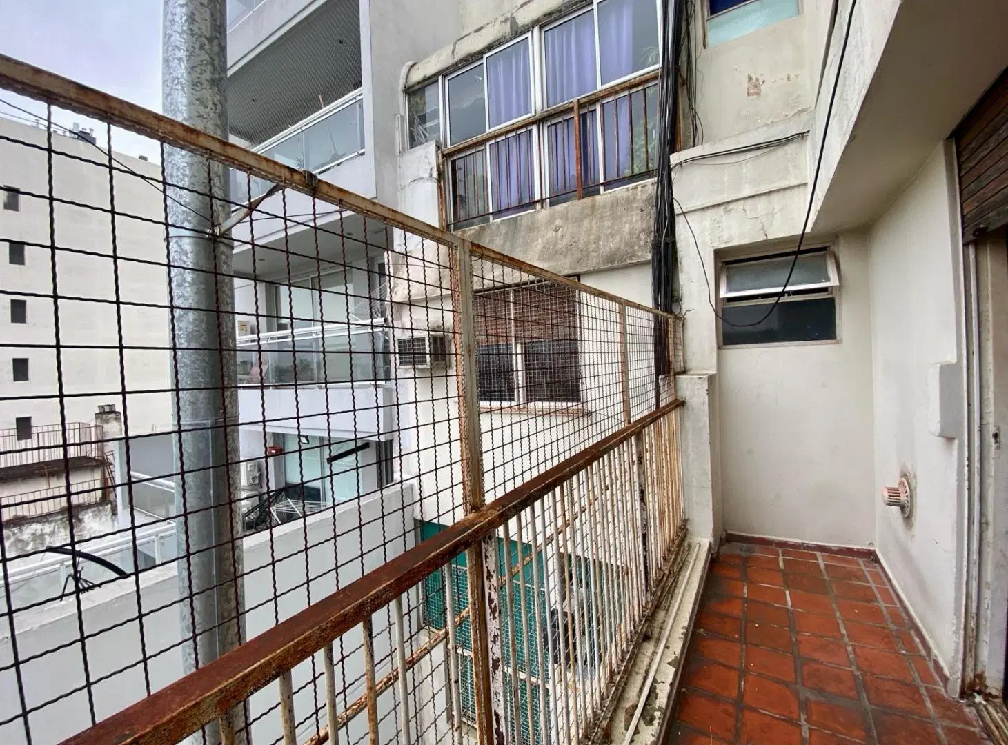 VENTA DEPARTAMENTO TRES AMBIENTES CON BAULERA CABALLITO 5