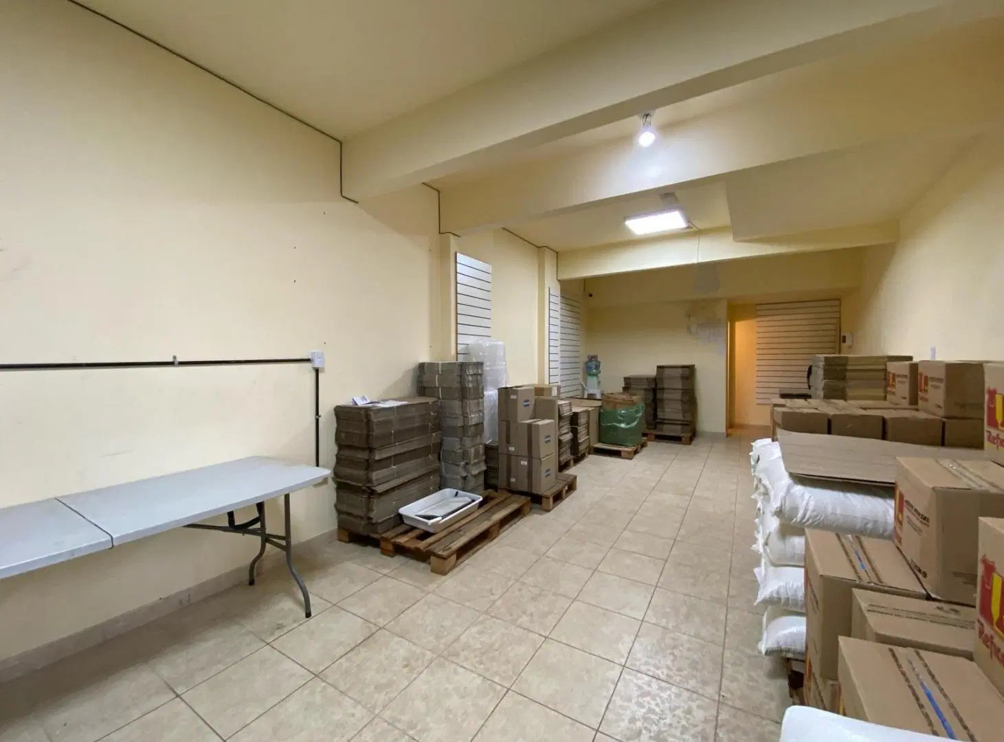 VENTA LOCAL COMERCIAL EN PATAERNAL 8