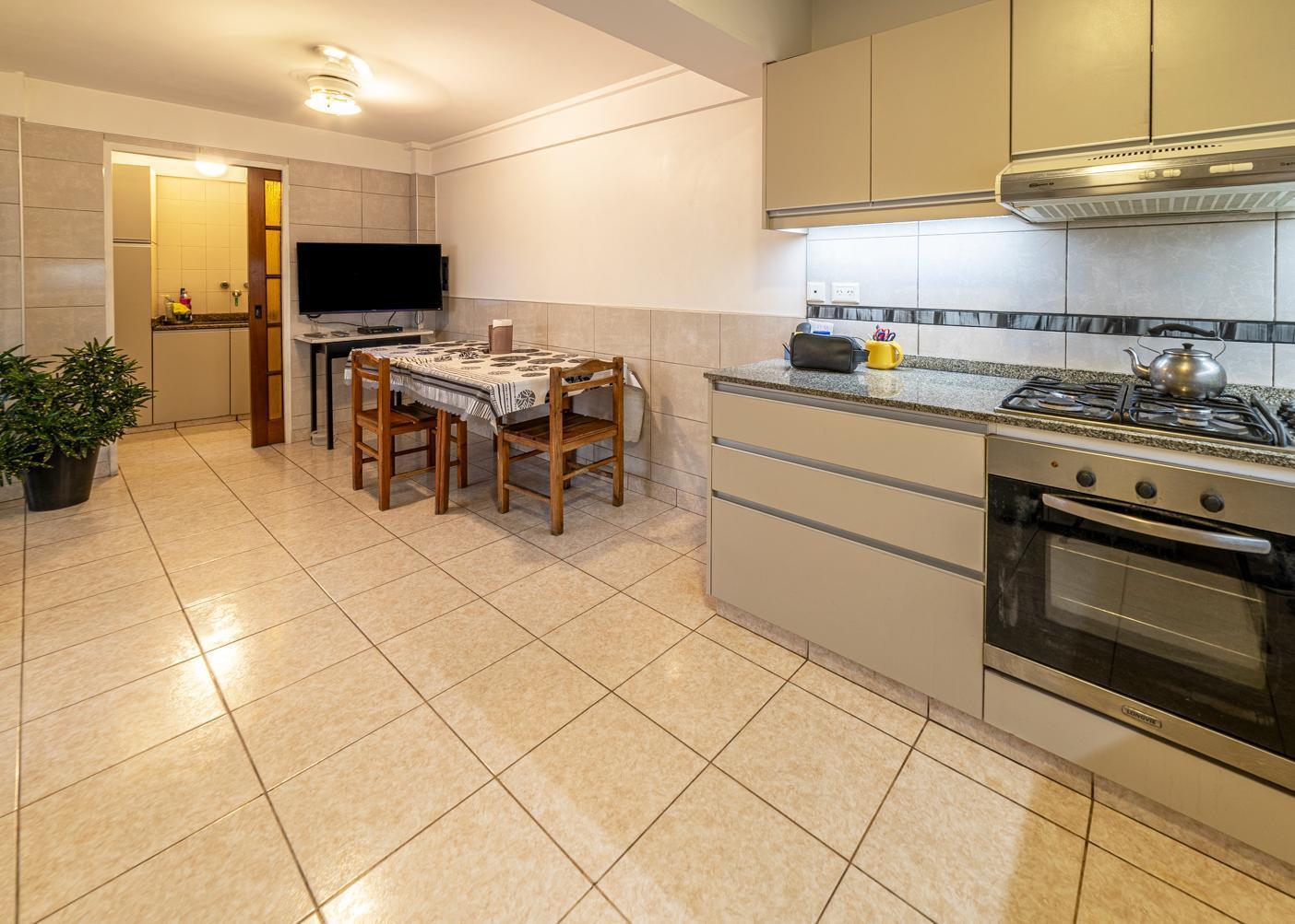 Foto de Venta Casa duplex Parque Chacabuco, imagen 3