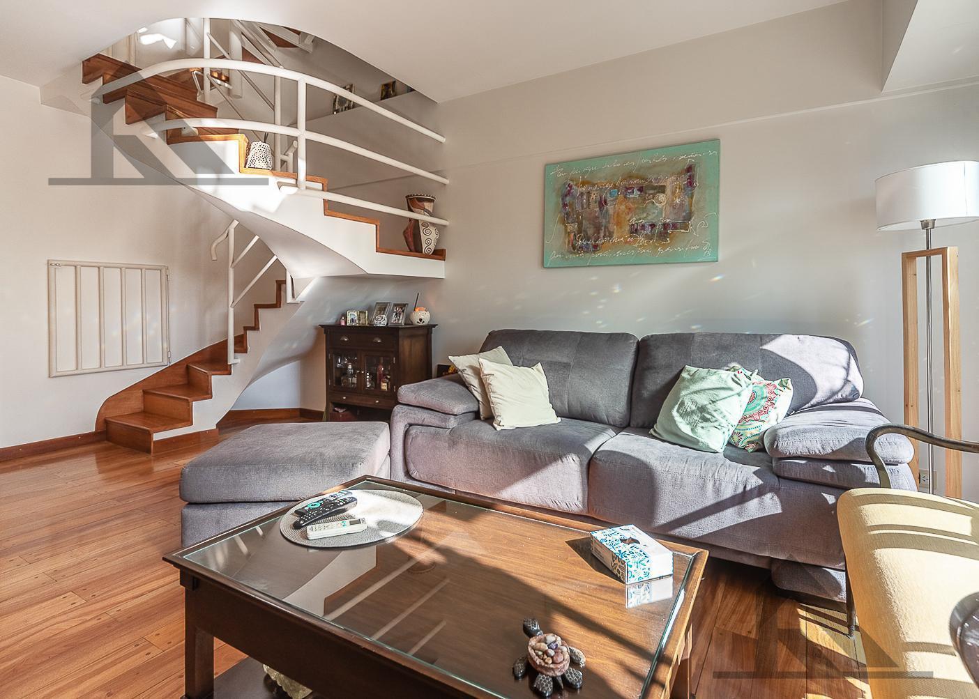 Foto de Venta PH de 4 ambientes - triplex - con cochera y amoblado en Villa, imagen 3