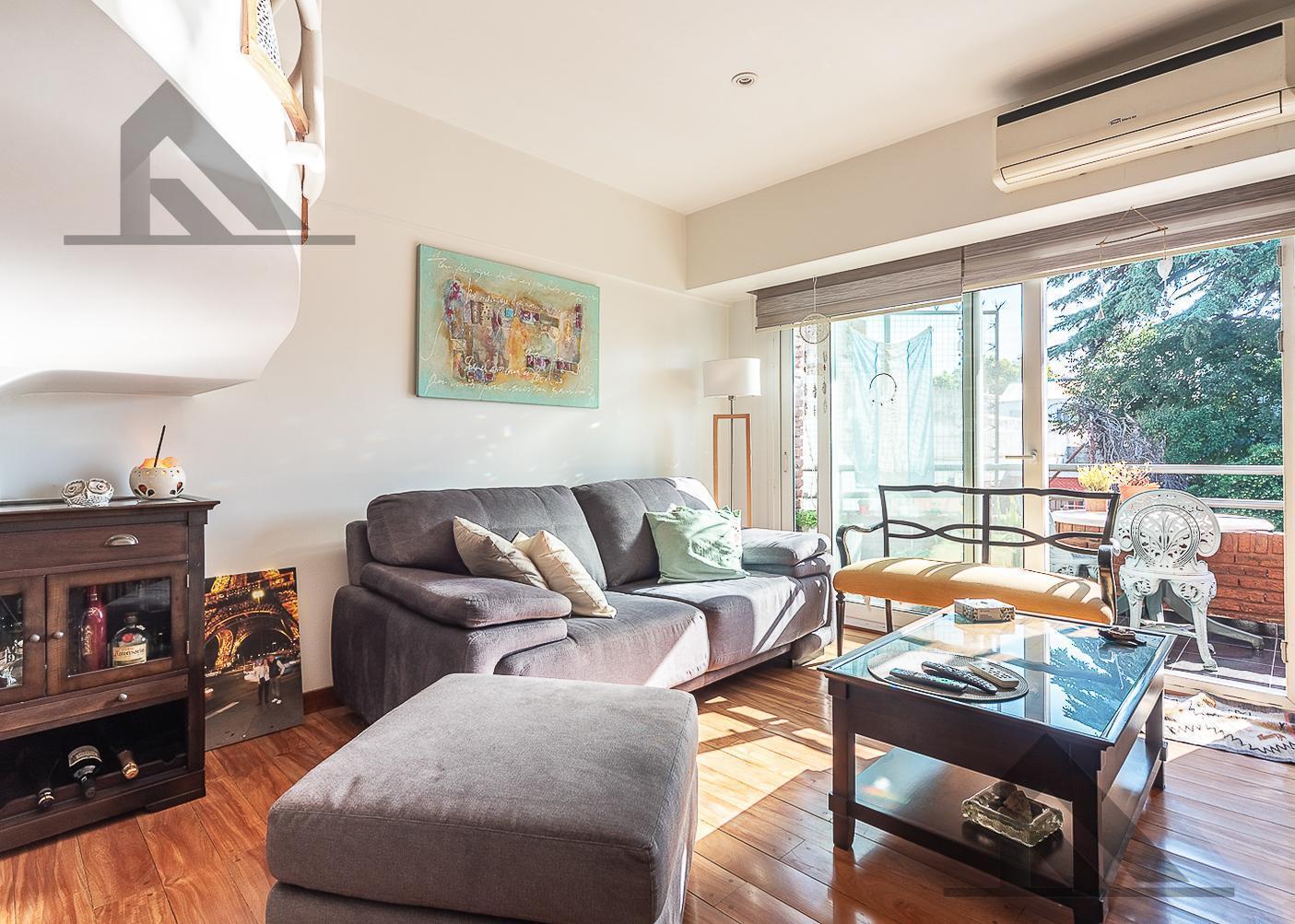 Foto de Venta PH de 4 ambientes - triplex - con cochera y amoblado en Villa, imagen 1
