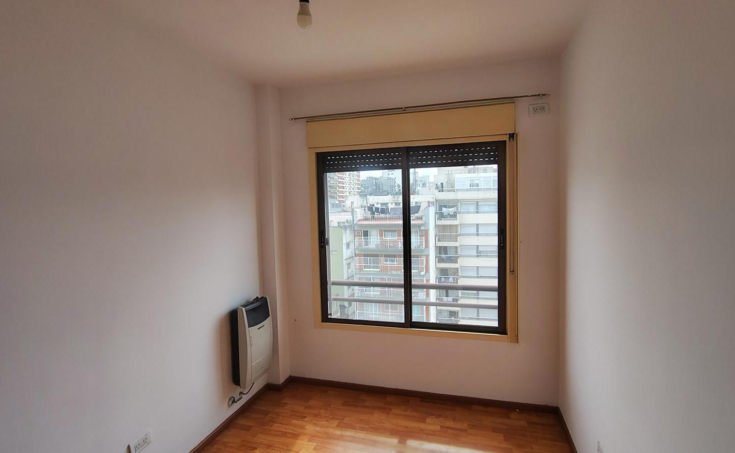 Foto de Alquiler Departamento 3 ambientes/COCHERA/Luminoso/Balcón/Contrafrente/C, imagen 5