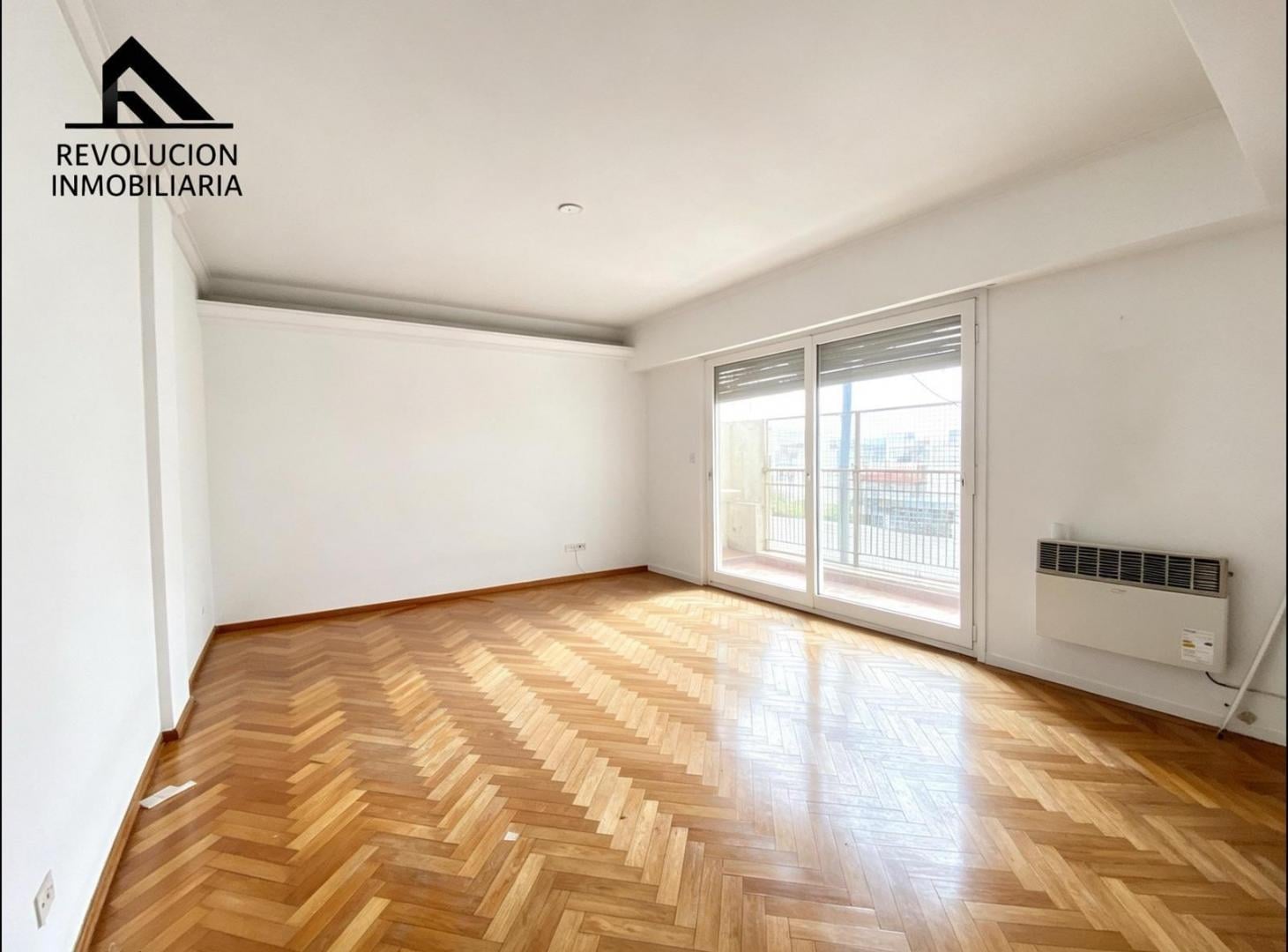Foto de VENTA DEPARTAMENTO TRES AMBIENTES CON BAULERA CABALLITO, imagen 1