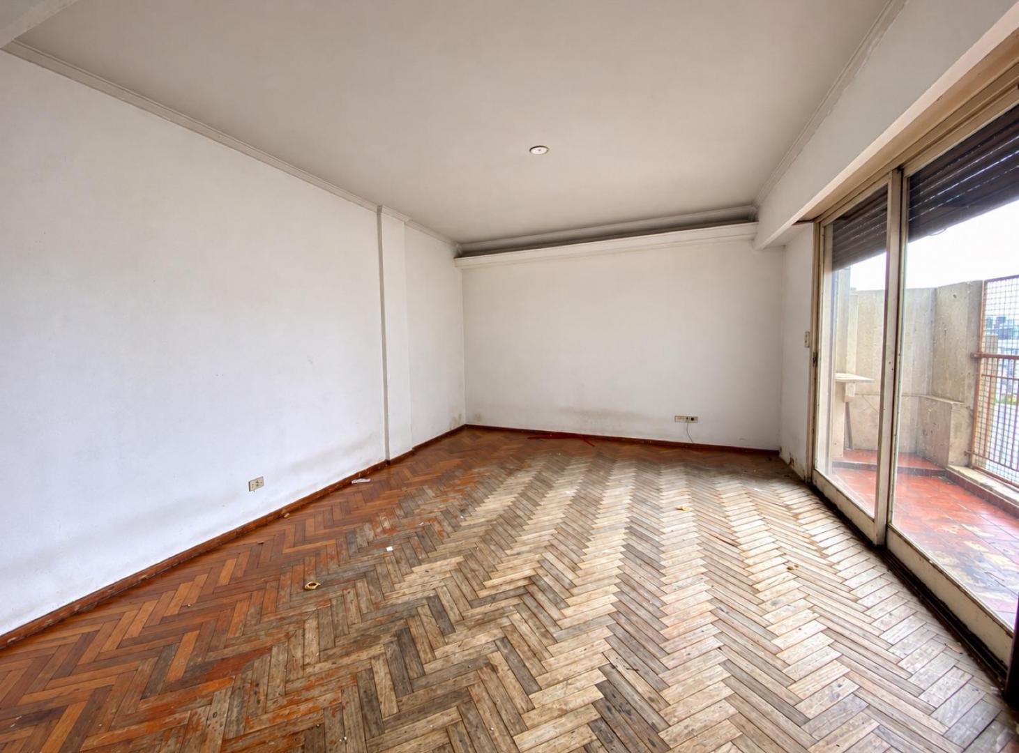 Foto de VENTA DEPARTAMENTO TRES AMBIENTES CON BAULERA CABALLITO, imagen 4