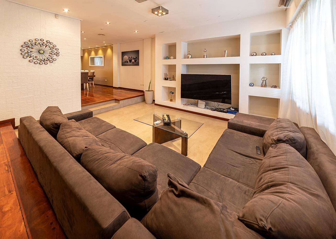 Foto de VENTA CASA LOTE PROPIO CON PILETA EN RAMOS MEJIA, imagen 2