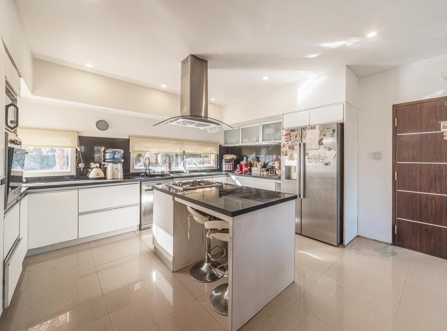 Foto de VENTA CASA 4 AMBIENTES EN HARAS SANTA MARIA LAS LOMAS, imagen 3