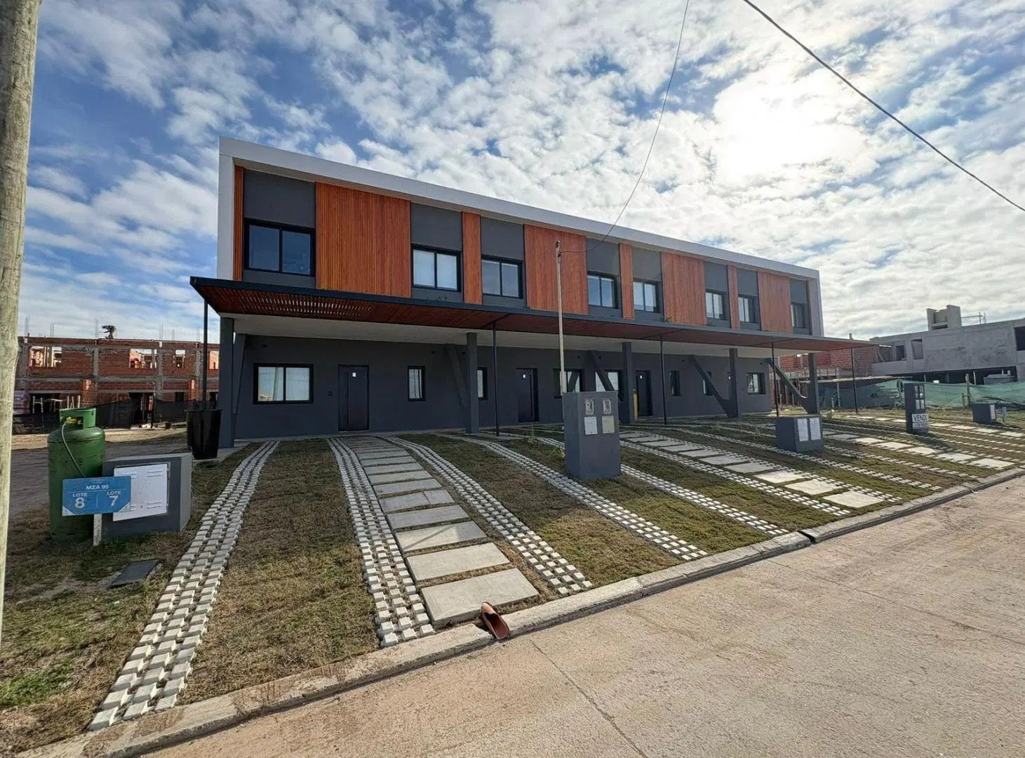 Hermosa Duplex en Campos de Manantiales 4