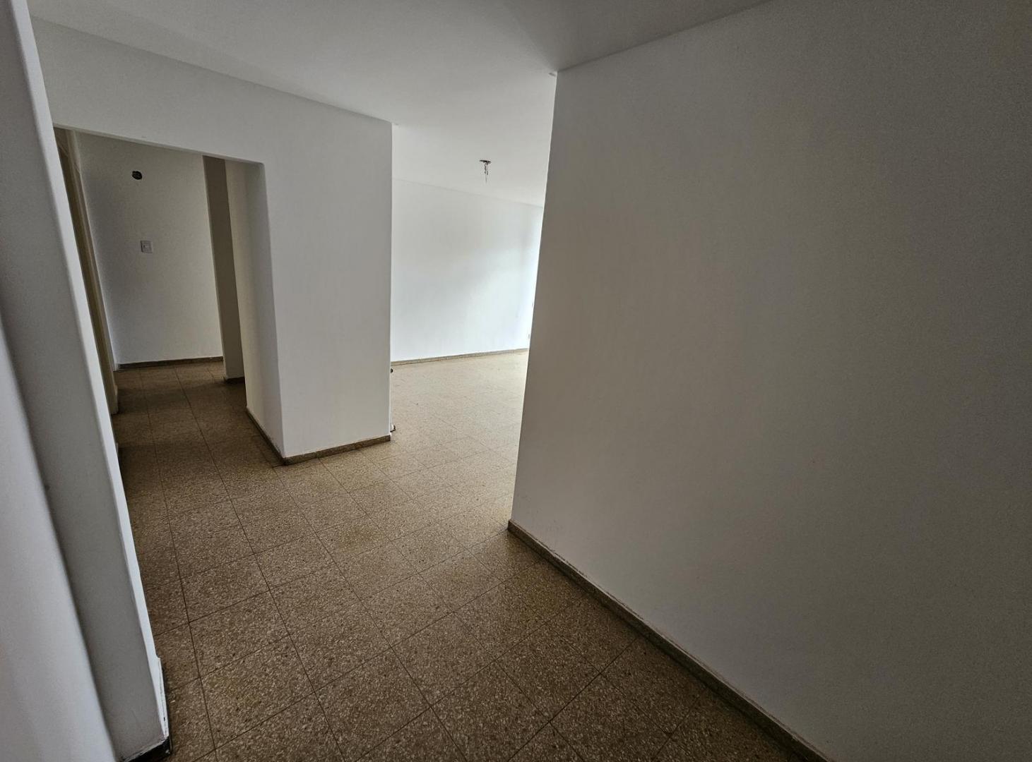Foto de Departamento 2 Dormitorios con Balcon mas Dependencia en Av Colon, imagen 4