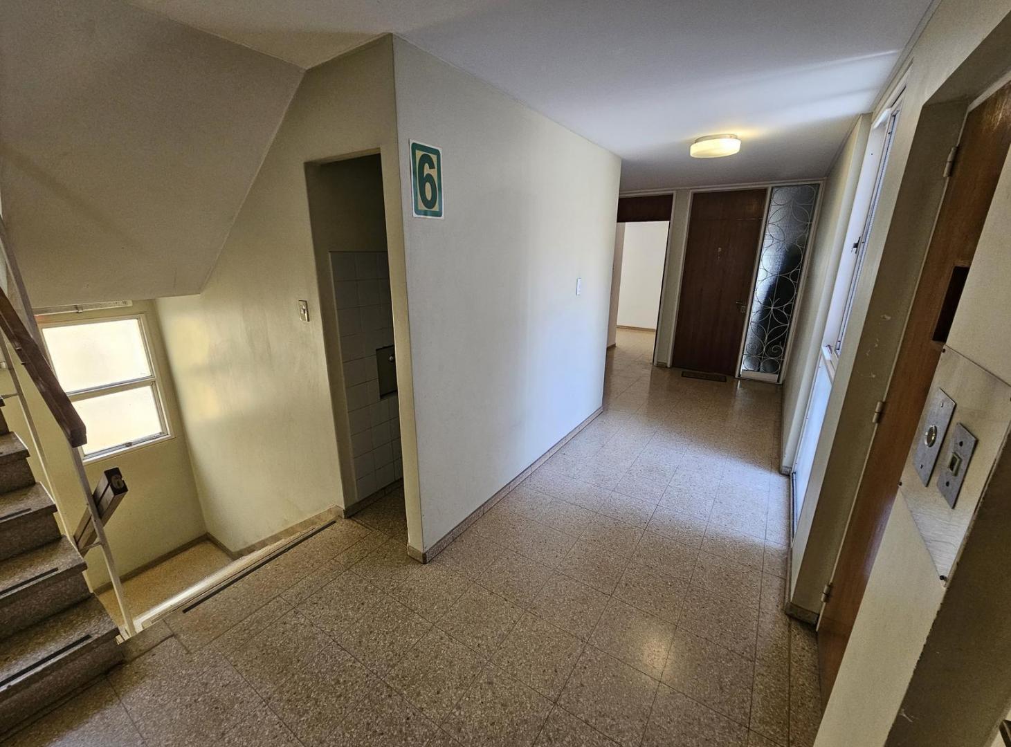 Foto de Departamento 2 Dormitorios con Balcon mas Dependencia en Av Colon, imagen 1
