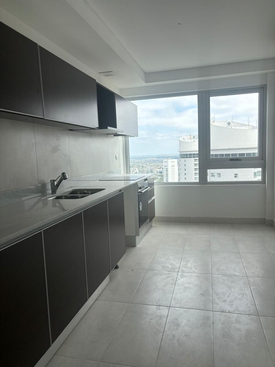 Venta - Departamento de 3 Dorm. con 4 Baños con Cochera Mas Amenities 2