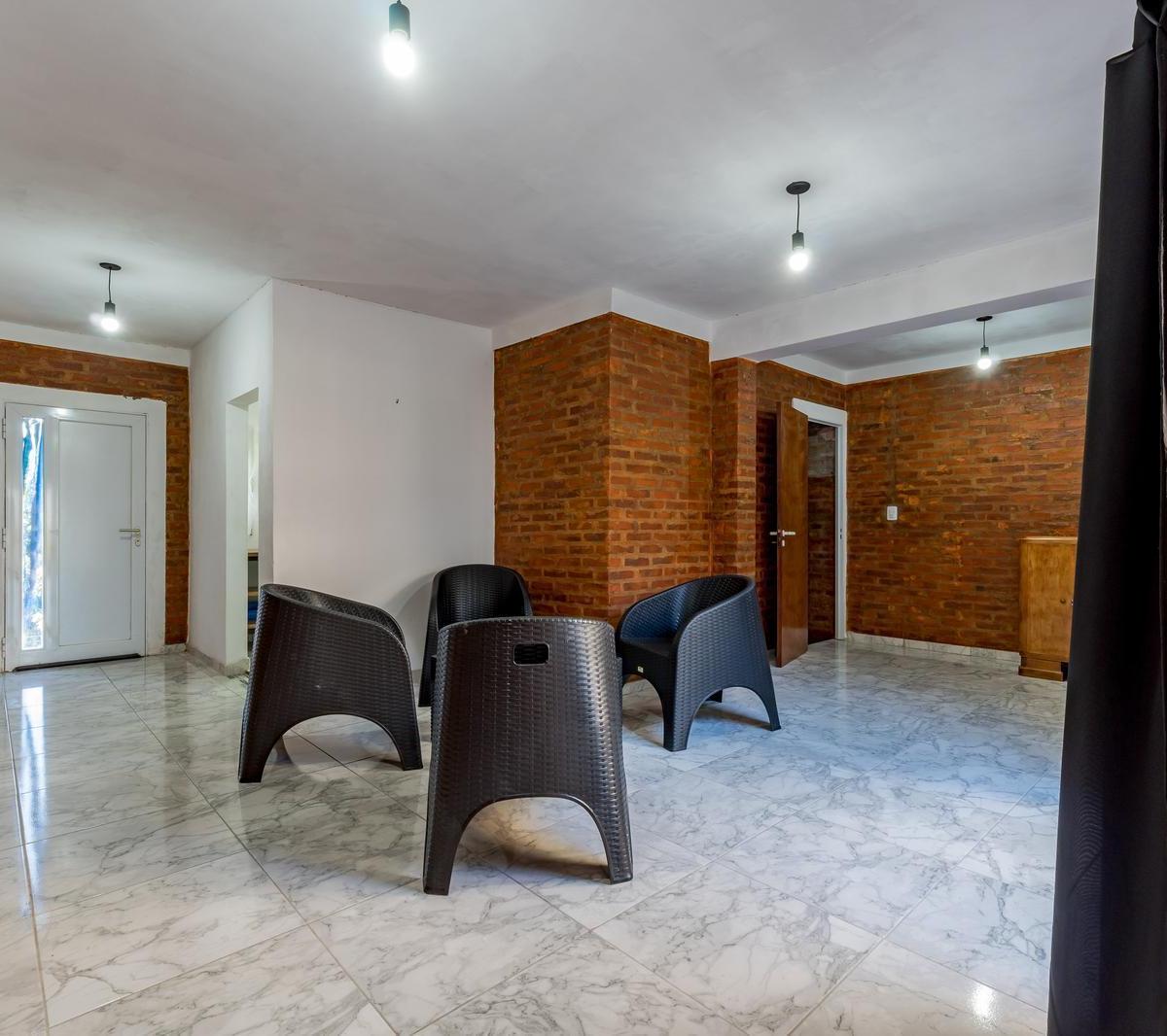 Casa en Venta 3 Dorm. con Jardin y Cochera 3