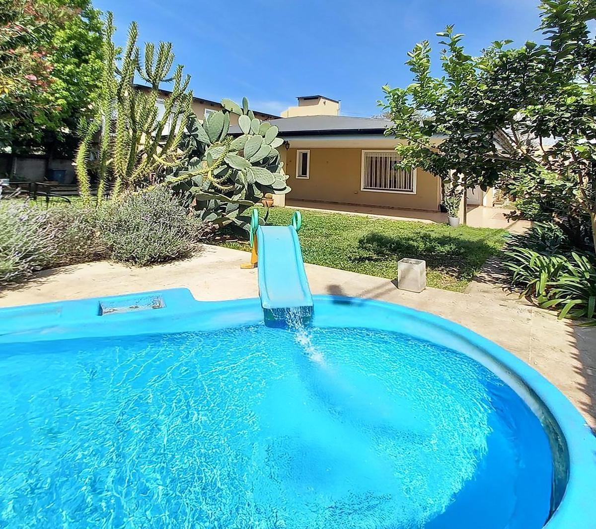 Casa en Venta 3 Dorm. con Cochera y Jardin 2