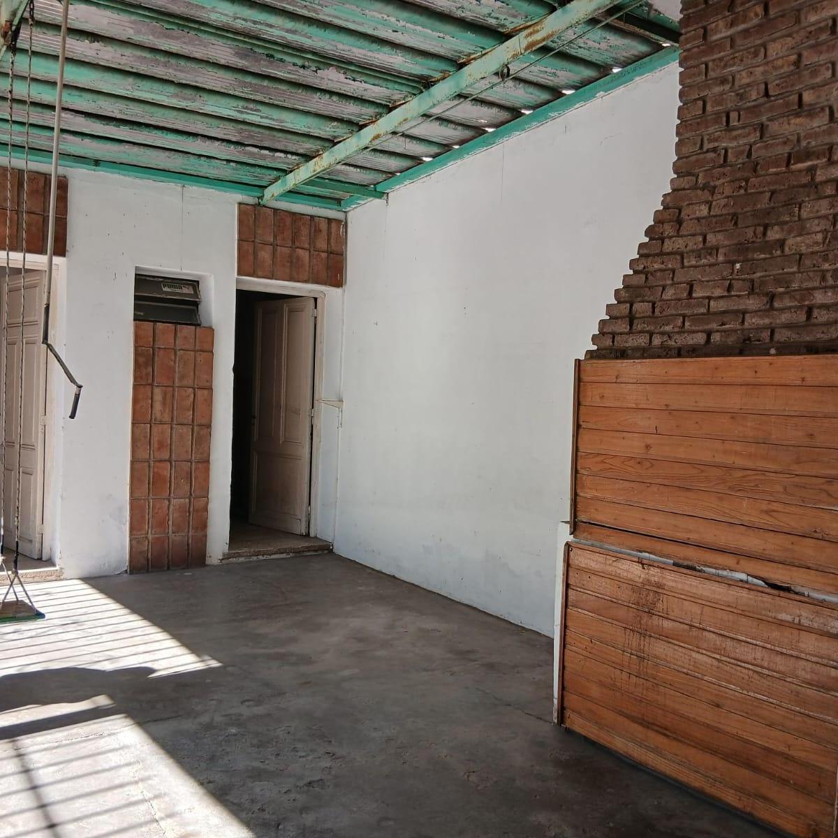 Casa en Venta de 3 Dorm. con 2 Baños 2