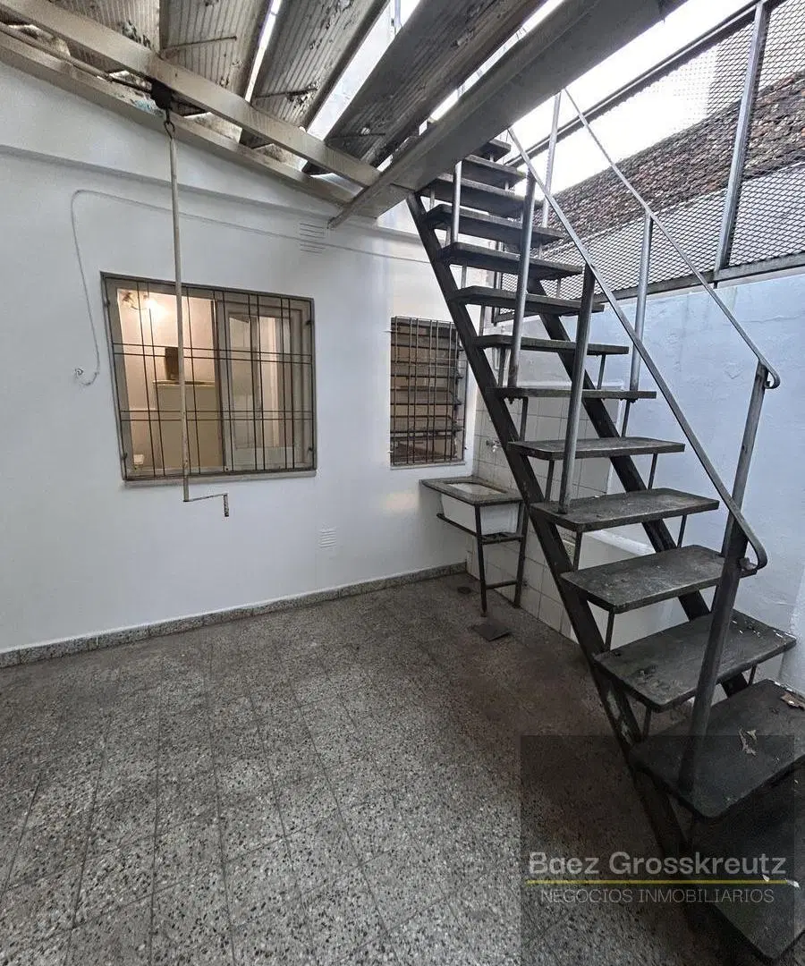 Departamento en Alquiler 4 ambientes en Lourdes de Pasillo 2