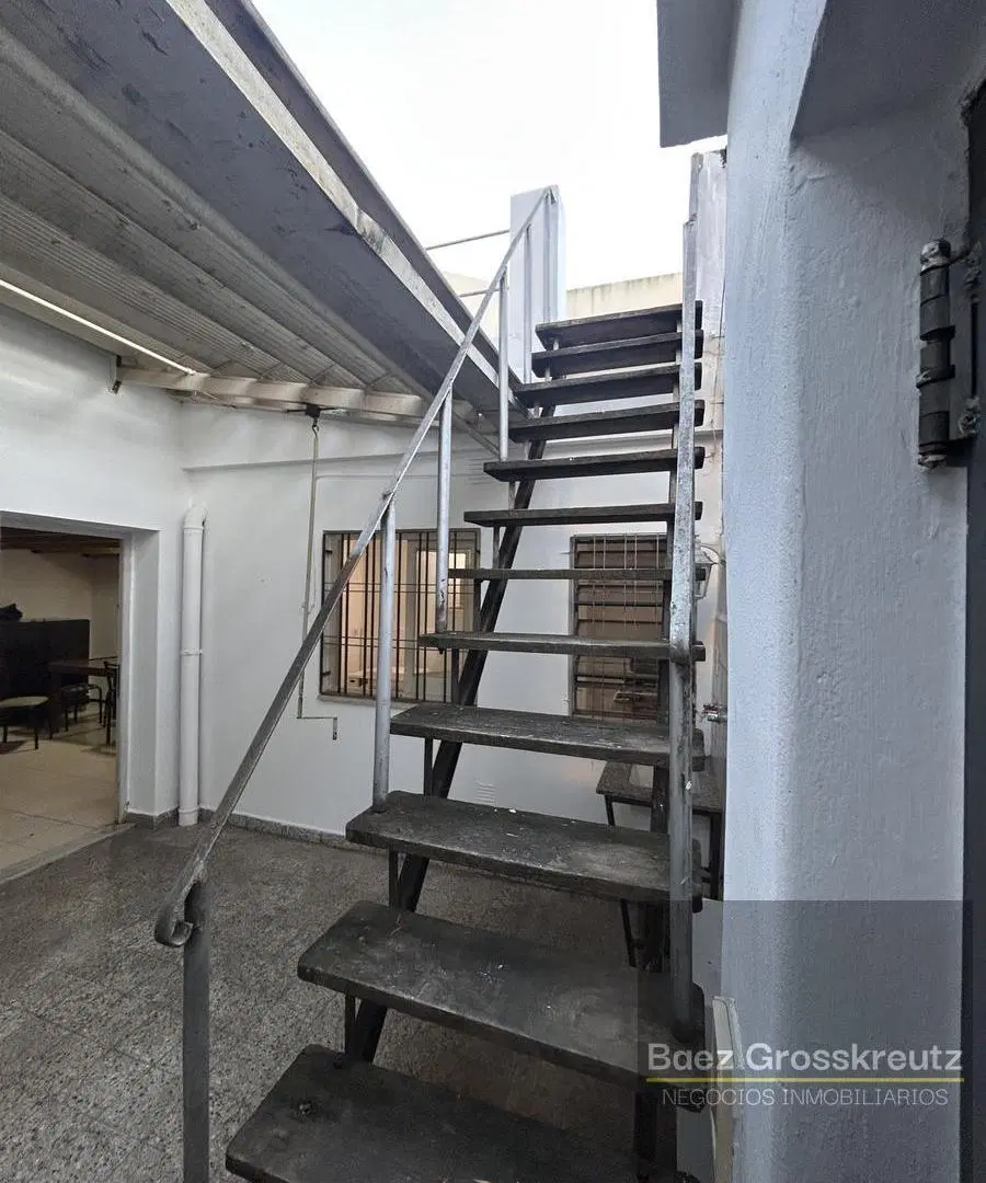 Departamento en Alquiler 4 ambientes en Lourdes de Pasillo 3