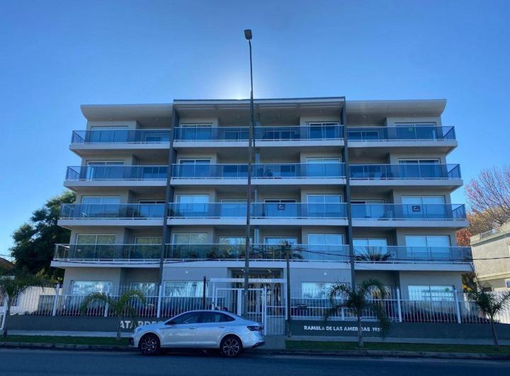 Alquiler Apartamento 2 Dorms. Rambla de Colonia 1