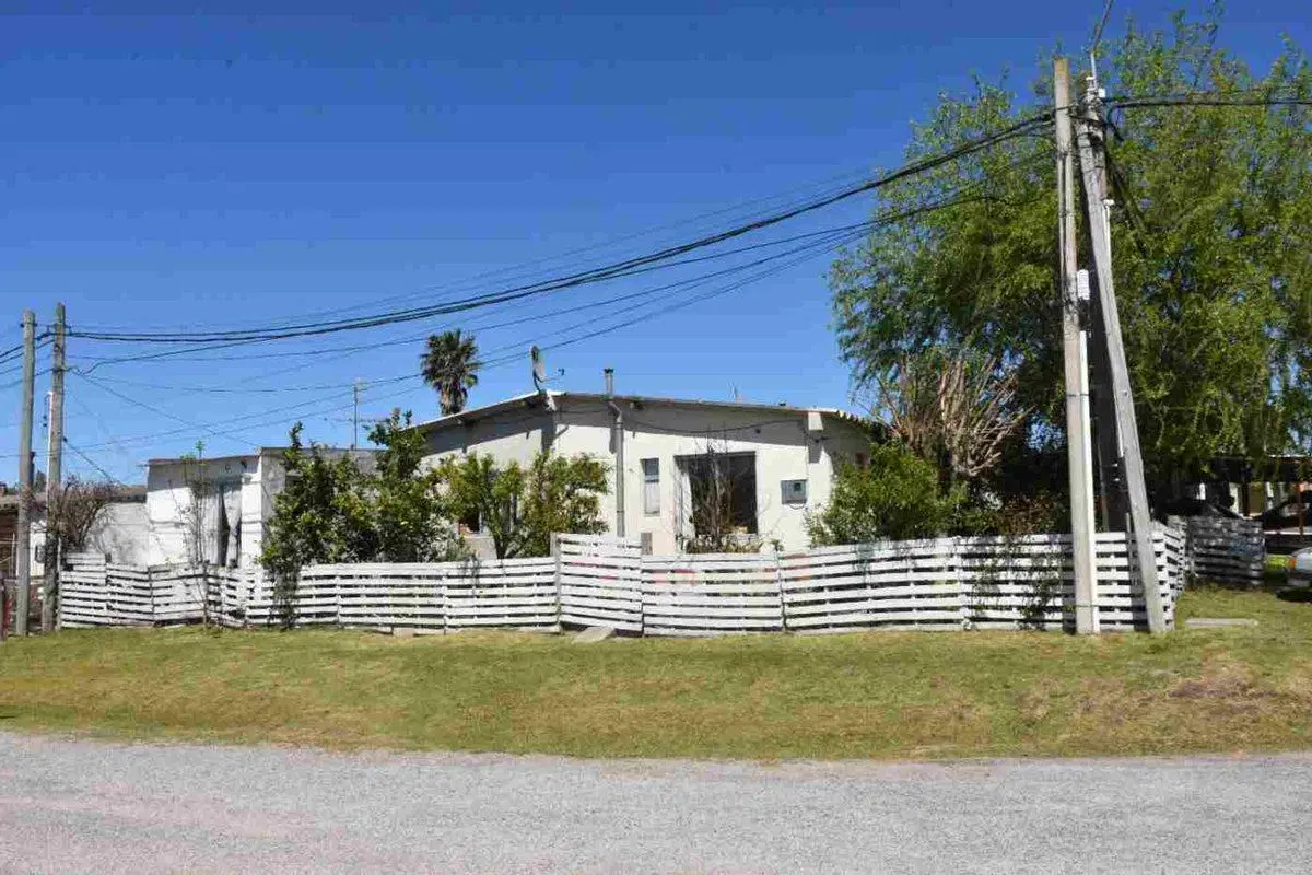 Tres Casas Generando Renta en Venta en El General 5