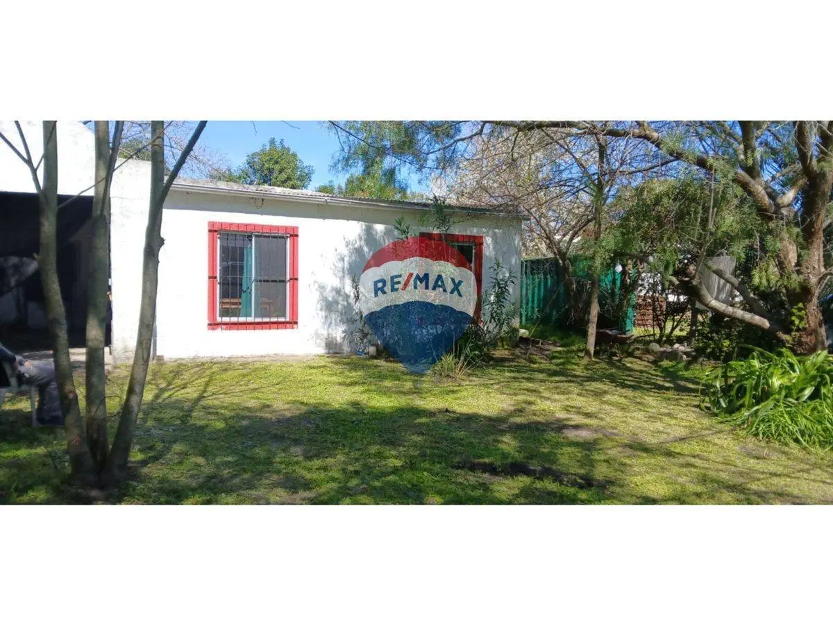 Venta Casa 2 Dorms, Calle 11, Artilleros, Colonia. 5