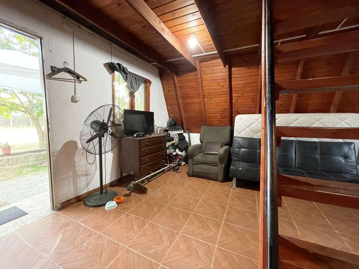 Cabaña con Gran Terreno en Venta en Altos del Real 2