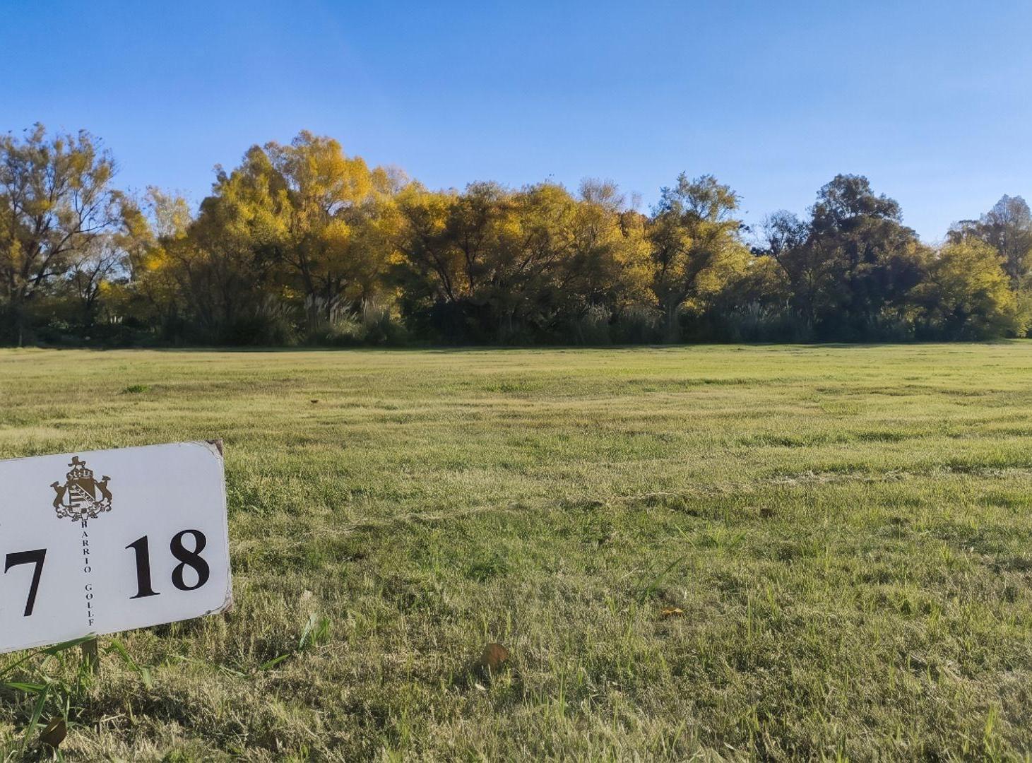Foto de Lote 18 de 1.675 m² en Venta en Village & Golf, imagen 1