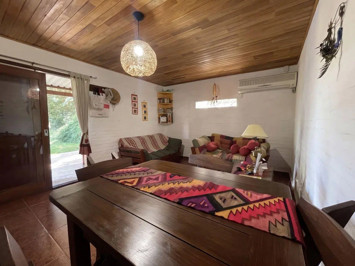 Casa con Amplio Terreno en Venta en Colonia 2