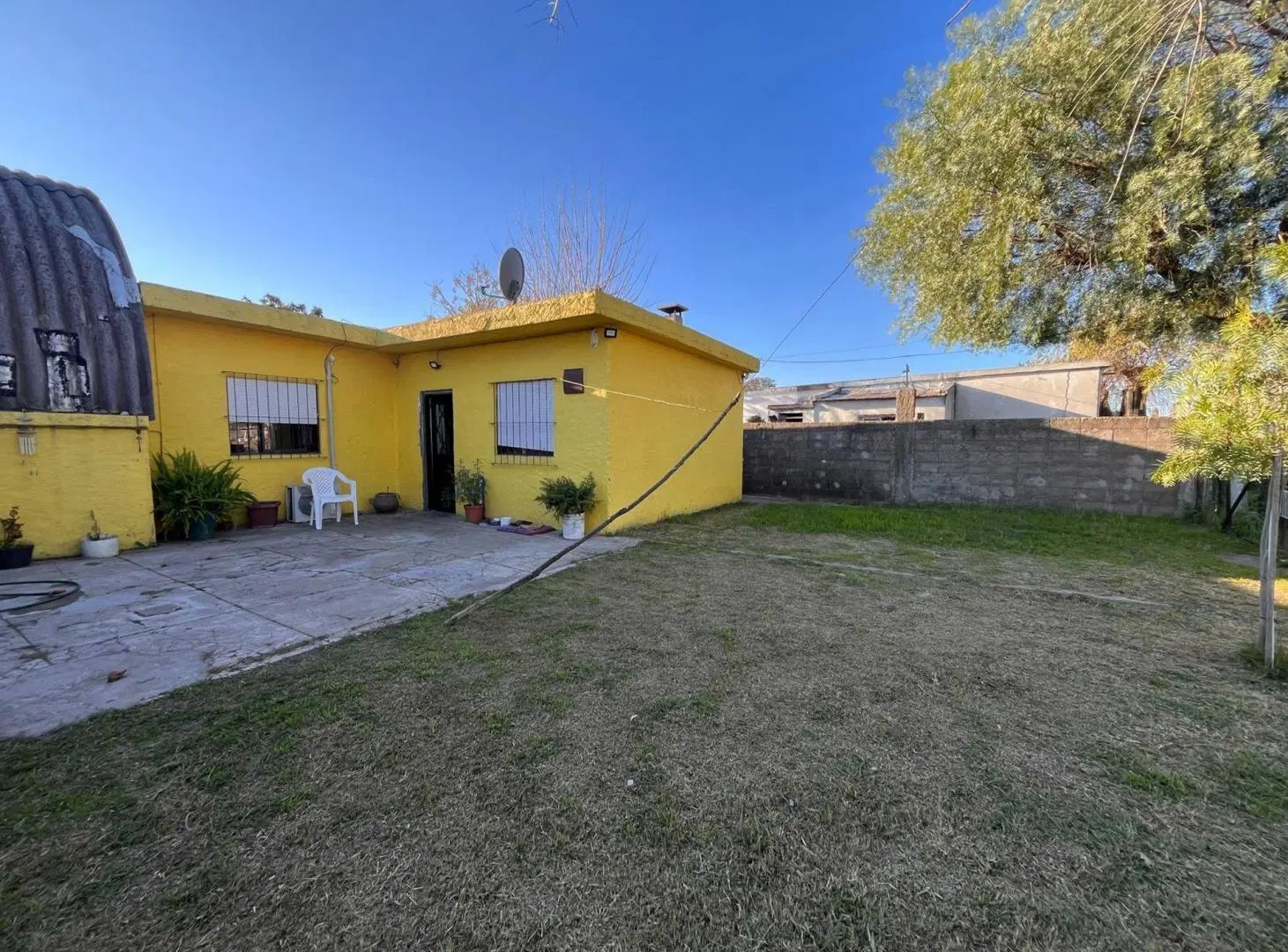 CASA EN VENTA CON AMPLIO TERRENO Y GALPON 2